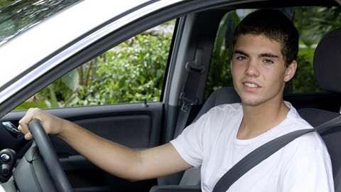 assurer une voiture jeune conducteur